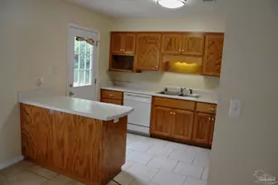 5871 Locust St, Milton, FL 32570 - Photo 8