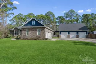 6808 Santa Clara Dr, Navarre, FL 32566 - Photo 2