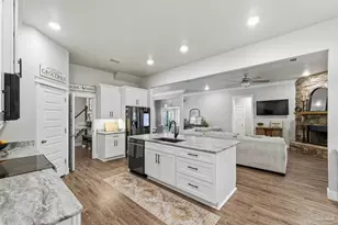 6808 Santa Clara Dr, Navarre, FL 32566 - Photo 2