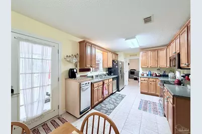 6277 Pansy Dr, Milton, FL 32570 - Photo 4