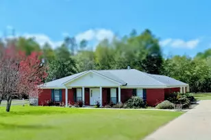 6277 Pansy Dr, Milton, FL 32570 - Photo 1