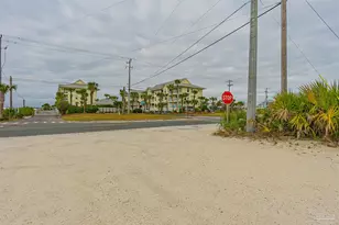 8436 Gulf Blvd, Navarre Beach, FL 32566 - Photo 20