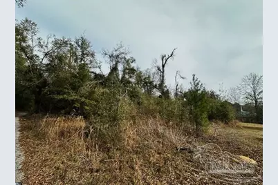 8 Blackmon St, Century, FL 32535 - Photo 2