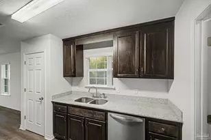 5179 Lake End Dr, Milton, FL 32583 - Photo 6