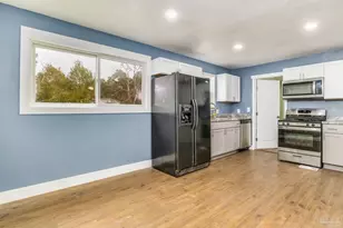 7206 Esther St, Pensacola, FL 32506 - Photo 12