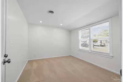 121 SE Gilliland Rd, Pensacola, FL 32507 - Photo 18