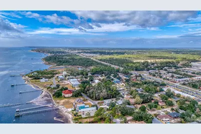 1788 Commander Harvey Ln, Navarre, FL 32566 - Photo 2