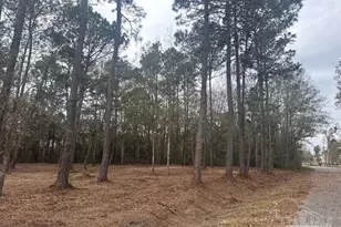 4579 Lakeview Dr, Milton, FL 32583 - Photo 1