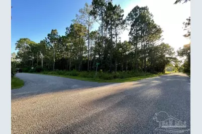 4579 Lakeview Dr, Milton, FL 32583 - Photo 16