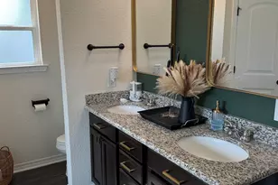 5710 Peach Dr, Milton, FL 32571 - Photo 10