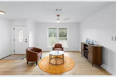3962 Elmcrest Dr, Pensacola, FL 32504 - Photo 2