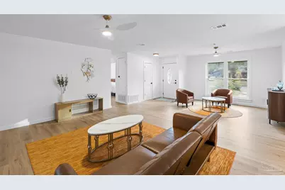 3962 Elmcrest Dr, Pensacola, FL 32504 - Photo 6