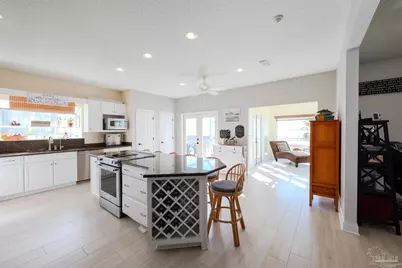 4501 Bayside Dr, Milton, FL 32583 - Photo 18