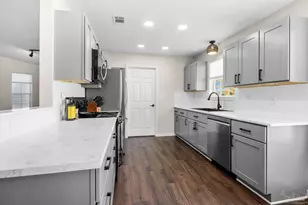 1502 College Pkwy, Gulf Breeze, FL 32563 - Photo 6