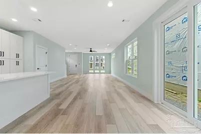 1180 W Intendencia St, Pensacola, FL 32502 - Photo 4