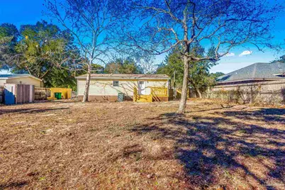 211 Evergreen Dr, Mary Esther, FL 32569 - Photo 8