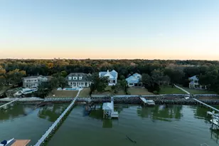 518 Navy Cove Blvd, Gulf Breeze, FL 32561 - Photo 1