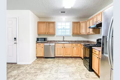 8921 Camshire Cir, Pensacola, FL 32507 - Photo 2
