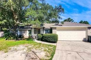412 Bay Oaks Dr, Pensacola, FL 32506 - Photo 1