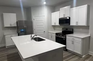 8057 Fir Tree Dr, Milton, FL 32583 - Photo 6