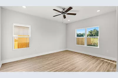 8618 Russellcross Blvd, Pensacola, FL 32507 - Photo 32