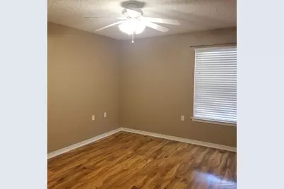 319 Loveland Cir, Pensacola, FL 32526 - Photo 4