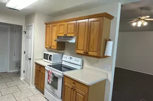 6831 Community Dr, Pensacola, FL 32526 - Photo 6