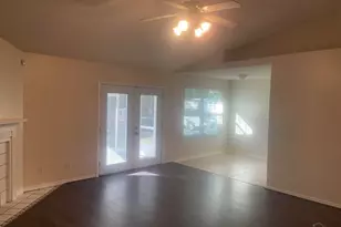 6831 Community Dr, Pensacola, FL 32526 - Photo 10