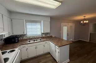 6931 Falcon Dr, Pensacola, FL 32526 - Photo 6