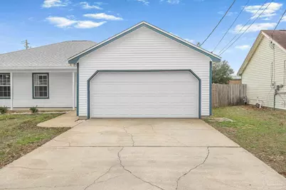 2285 Estate Cir, Navarre, FL 32566 - Photo 4