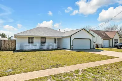 2285 Estate Cir, Navarre, FL 32566 - Photo 1