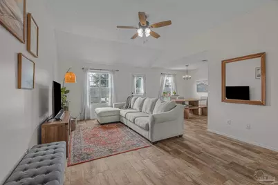 2285 Estate Cir, Navarre, FL 32566 - Photo 10