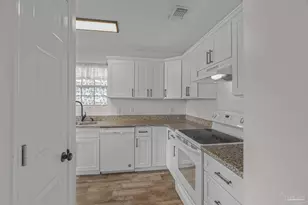 2285 Estate Cir, Navarre, FL 32566 - Photo 20