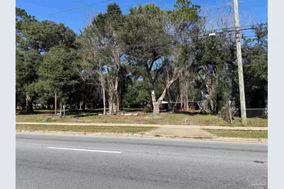 4206 W Fairfield Dr, Pensacola, FL 32505 - Photo 1