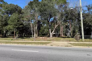 4206 W Fairfield Dr, Pensacola, FL 32505 - Photo 1