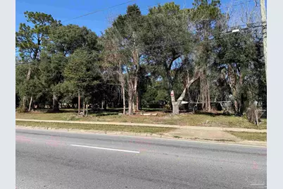 4206 W Fairfield Dr, Pensacola, FL 32505 - Photo 2