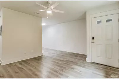 7203 Mobile Hwy #B, Pensacola, FL 32526 - Photo 10