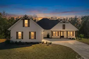 5806 Highland Lake Dr, Milton, FL 32583 - Photo 1