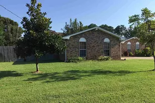 6852 Lake Joanne Dr, Pensacola, FL 32506 - Photo 6