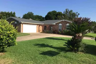 6852 Lake Joanne Dr, Pensacola, FL 32506 - Photo 1