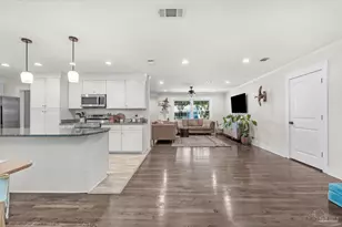 1800 Foulis Dr, Pensacola, FL 32503 - Photo 10