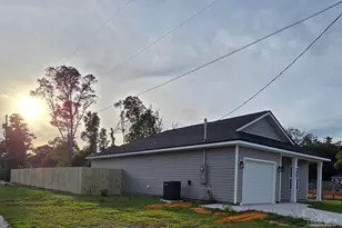 1001 Bremen Ave, Pensacola, FL 32507 - Photo 4