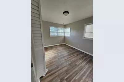 5357 Locklin Ave, Milton, FL 32570 - Photo 8