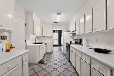 5687 Nicholas Ln, Pensacola, FL 32526 - Photo 8