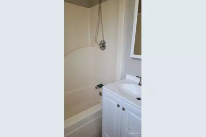 427 Lakeview Ave, Cantonment, FL 32533 - Photo 6