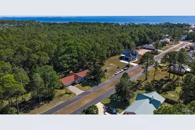 1768 E Smugglers Cove Dr, Gulf Breeze, FL 32563 - Photo 40