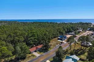 1768 E Smugglers Cove Dr, Gulf Breeze, FL 32563 - Photo 40