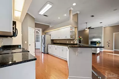 3377 Crestview Ln, Gulf Breeze, FL 32563 - Photo 16