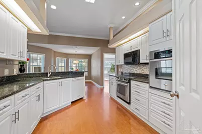 3377 Crestview Ln, Gulf Breeze, FL 32563 - Photo 2