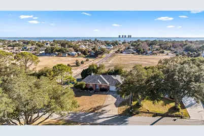 3377 Crestview Ln, Gulf Breeze, FL 32563 - Photo 2